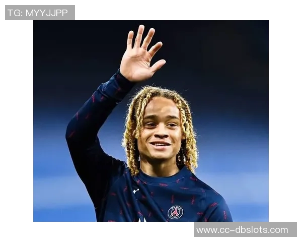 西蒙斯从拉玛西亚到德甲荷甲的成长之路与英超迷失之谜